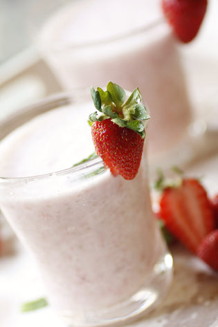  Iced white chocolate with strawberries