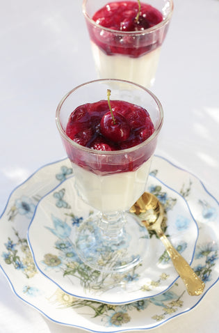  Budino al Cioccolato Bianco e Ciliegie