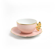  "Tea in the Garden" كوب شاي