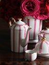 وعاء قهوة من الصفوف الوردية